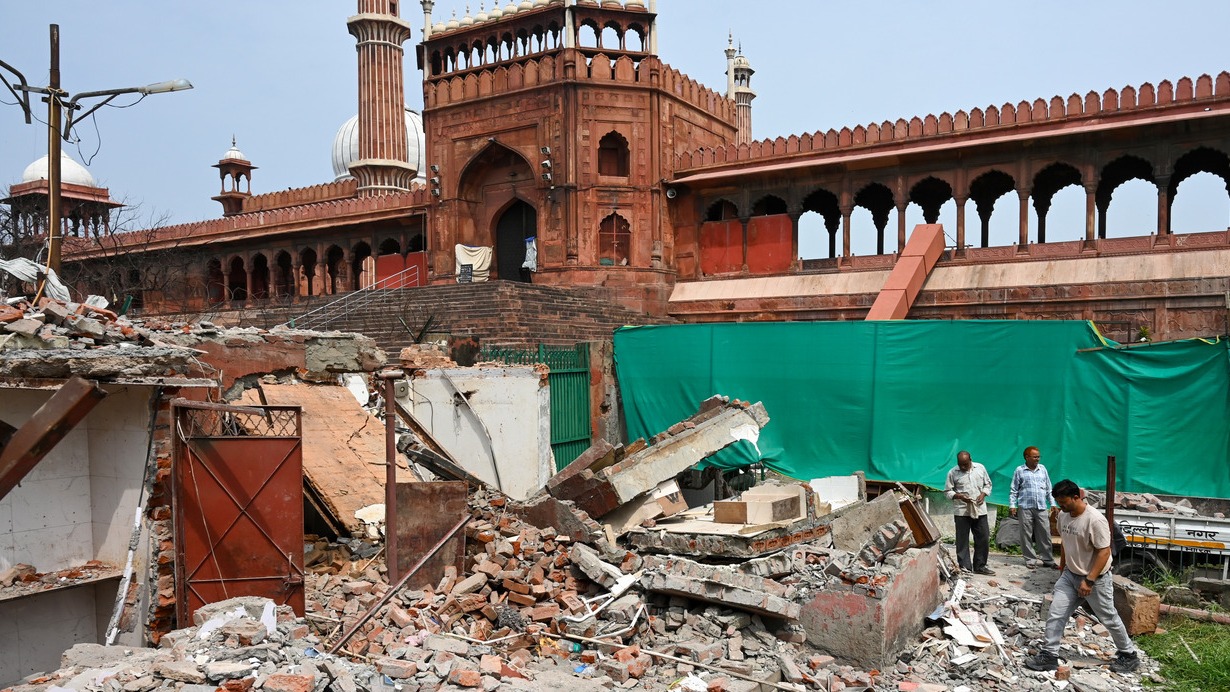 MCD Clears Encroachments Around Delhi's Jama Masjid Following High Court Order