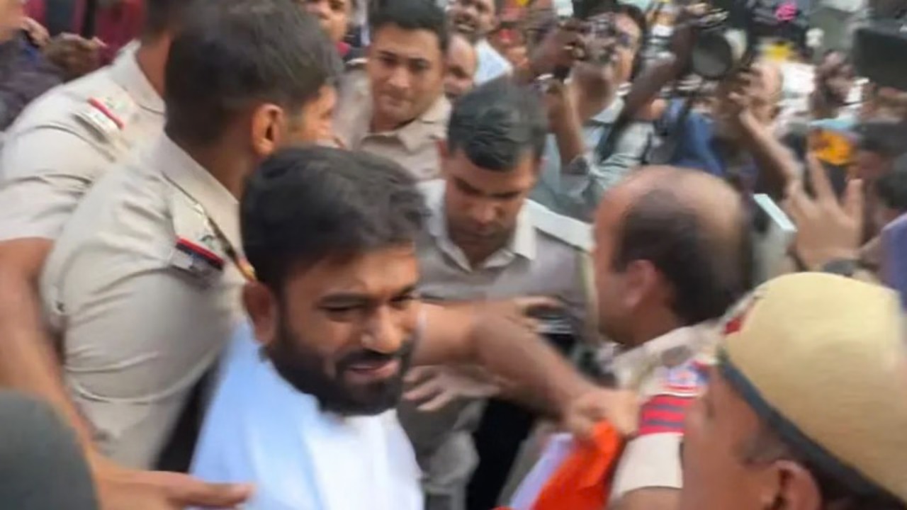 Delhi Police Detain Student Leader Neha Bora, CJP Founder Abhijeet Dipke