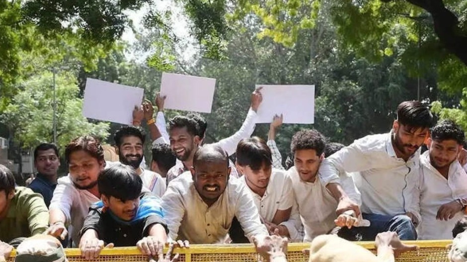Over 700 Protesters Detained, Assaulted in Delhi Police Crackdown